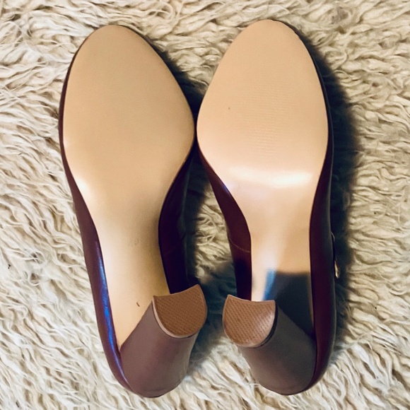 1940s-style Chocolate Brown Stacked Heel Mary Jane Pumps - Picture 5 of 6